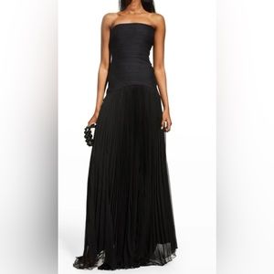 ALEXIS
Sunniva Pleated Maxi Dress Black M